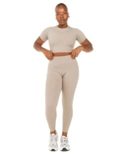 Elite Eleven Aura Crop Tee - Vintage Khaki 13 Elite Eleven Aura Crop Tee - Vintage Khaki -Elite Eleven ELITEWINTERCOLLECTIONDAY120895