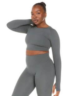 Elite Eleven Aura Crop Long Sleeve - Cloud Grey 12 Elite Eleven Aura Crop Long Sleeve - Cloud Grey -Elite Eleven ELITEWINTERCOLLECTIONDAY121476