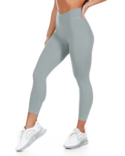 Elite Eleven 7/8 Cross Over Leggings - Pale Sage